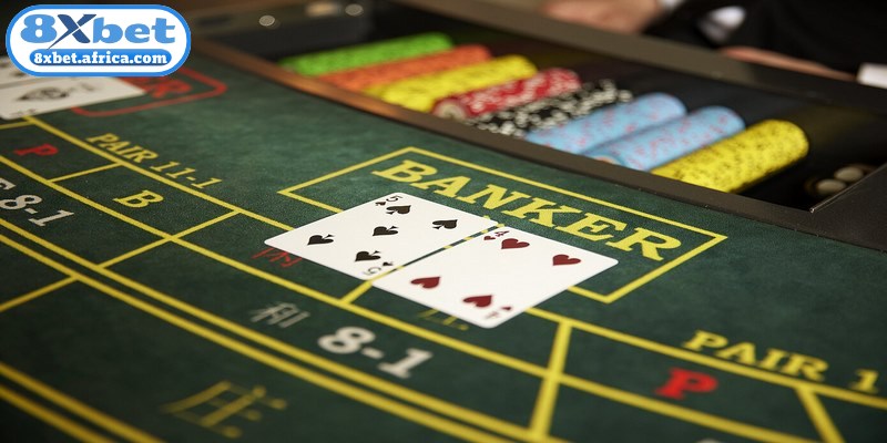 Niềm vui chiến thắng của người chơi khi nhận thưởng lớn từ Baccarat