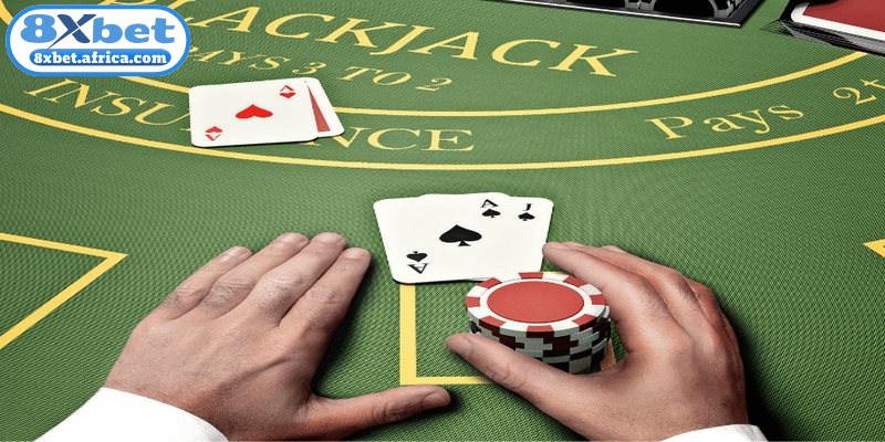 Sảnh cược Blackjack 8XBET sang trọng với Dealer chia bài trực tiếp