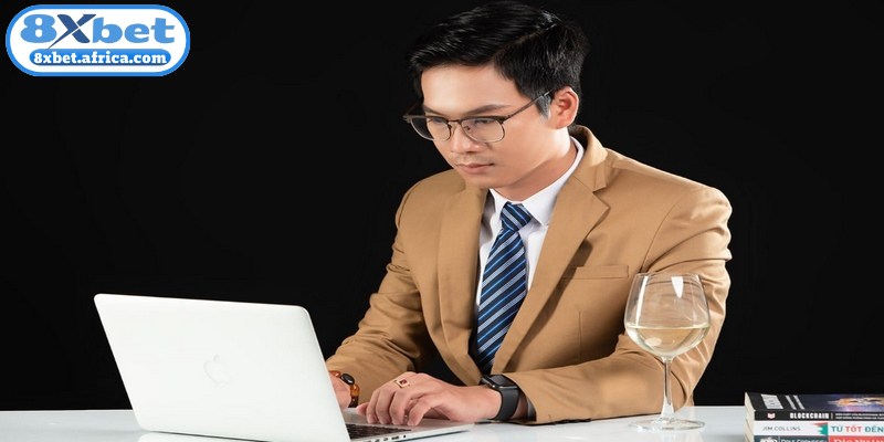 Huy Khánh được đánh giá cao là nền tảng học vấn vững chắc