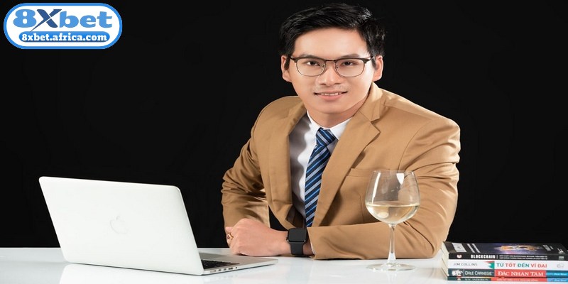 Hành trình sự nghiệp của Huy Khánh tại nền tảng