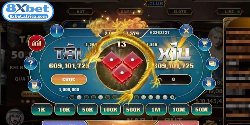 Những viên xúc xắc xí ngầu chuẩn quốc tế đang được lắc tại bàn Tài xỉu